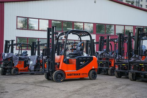 Вилочный погрузчик Sibtrike SF4 Light 15.3LA 1500 кг
