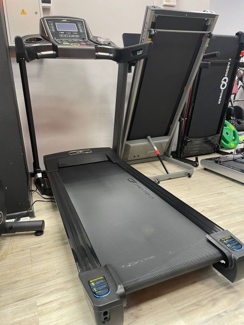 Беговая дорожка Carbon Premium World Runner T1