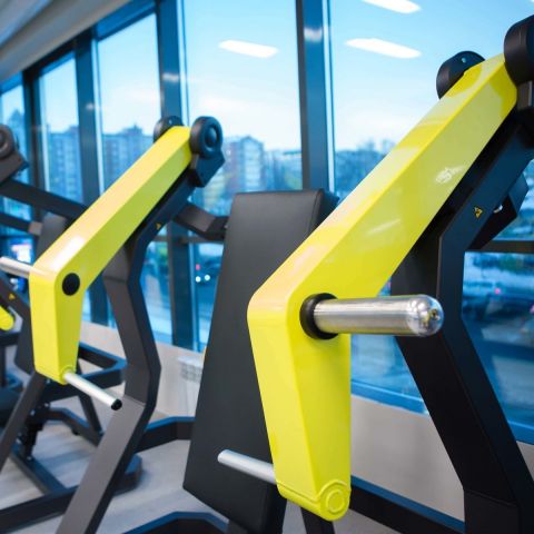 915 Наклонный жим от груди (Incline Chest Press)